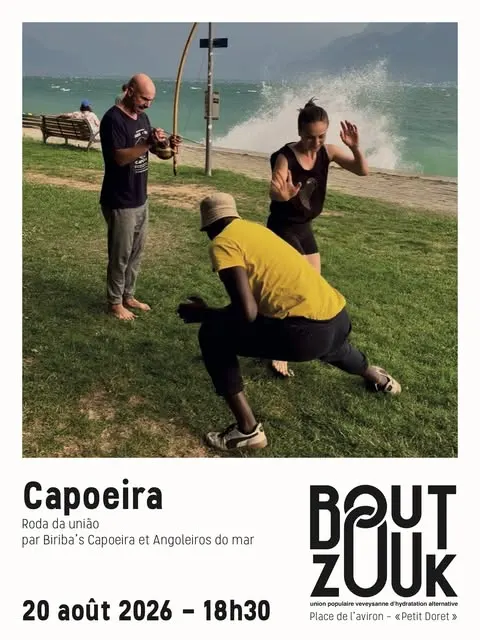 Lutte, danse, jeu, philosophie, sport, musique, théâtre ... La Capoeira est une mosaïque...